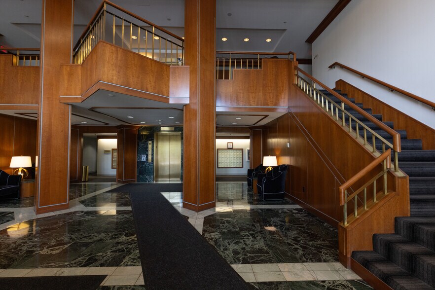 Building Photo - 1001 Marina Dr
