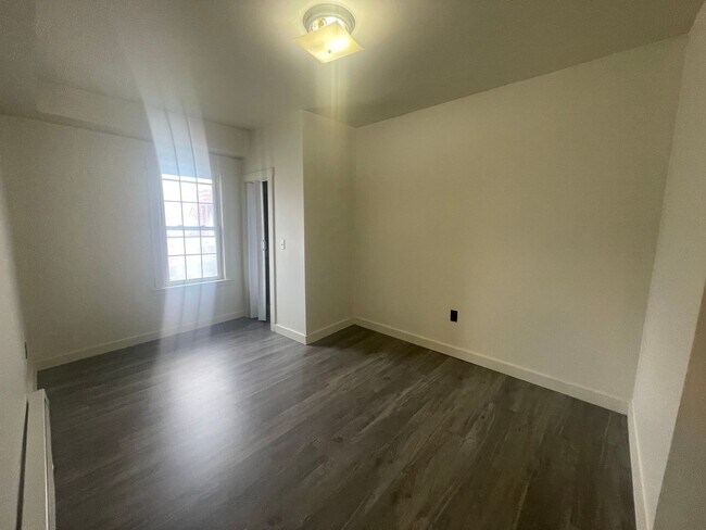 Building Photo - 12-14 E Hoosac Street