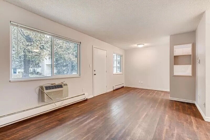 Building Photo - 5875 E Iliff Ave