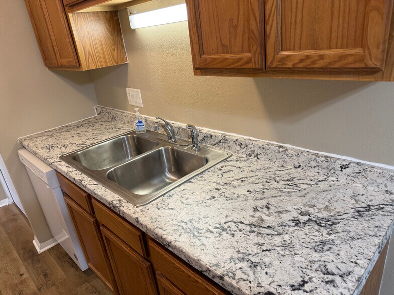 Building Photo - 6517 Cornwall Ct