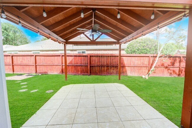 Building Photo - 6543 Horsepen Bayou Dr