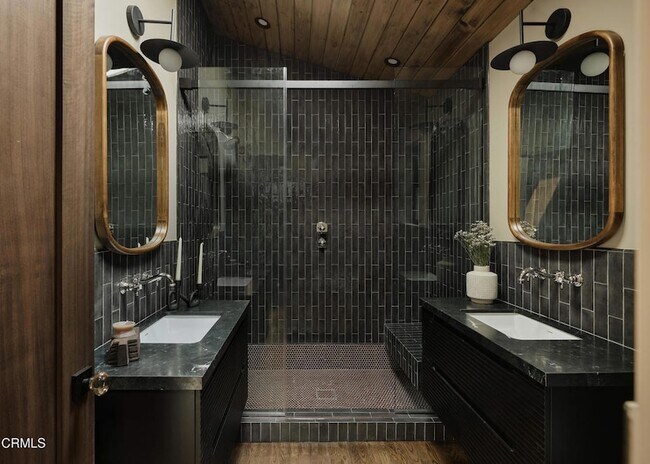 Building Photo - 12406 La Maida St