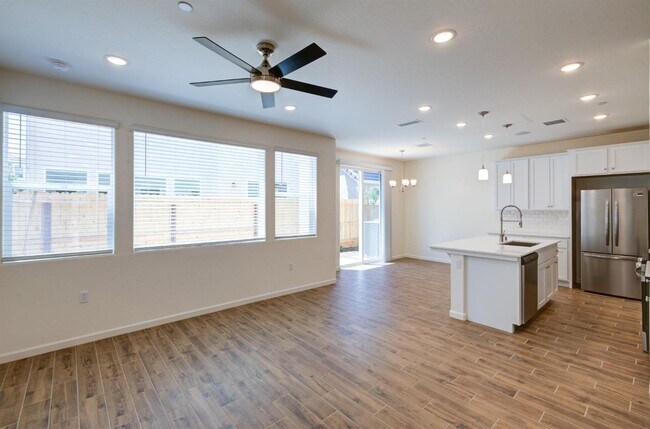 Building Photo - 1498 Vintage Ln
