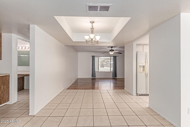 Building Photo - 5528 W Calavar Rd