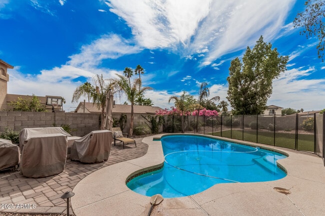 Building Photo - 9265 E Kalil Dr
