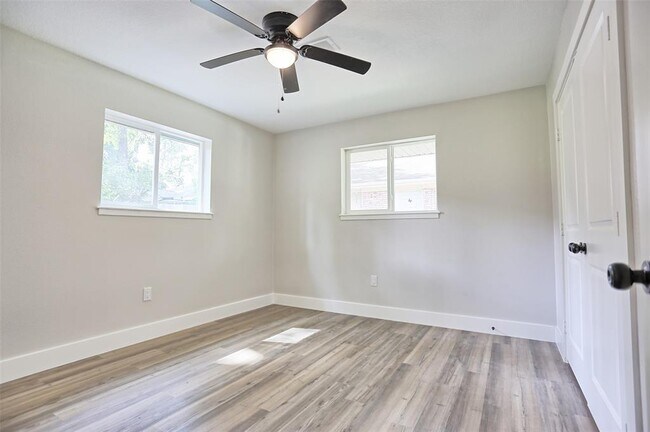 Building Photo - 704 Natchez River Cir