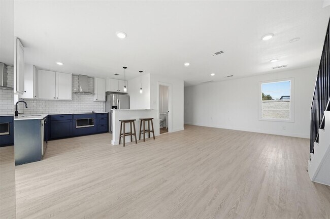 Building Photo - 14405 Tucumcari Trail