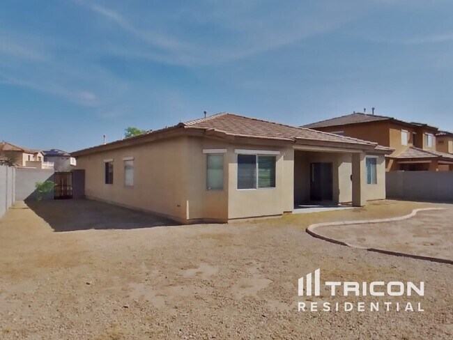 Building Photo - 8809 W Gardenia Ave