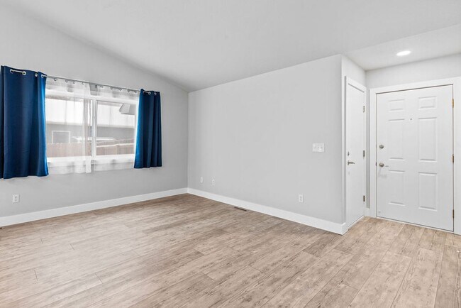 Building Photo - 1613 Barnwood Dr