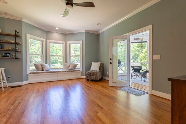 Building Photo - 133 Old Augusta Dr