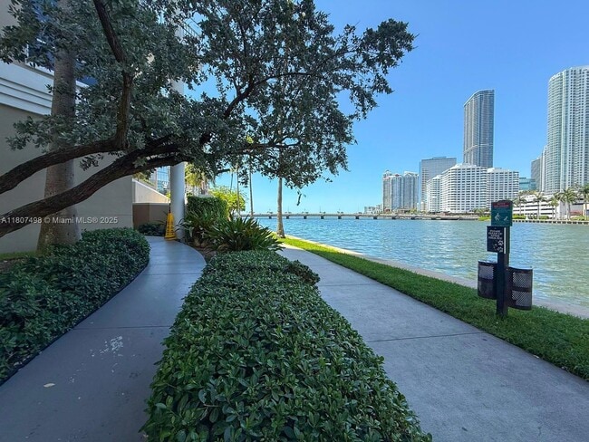 Building Photo - 701 Brickell Key Blvd