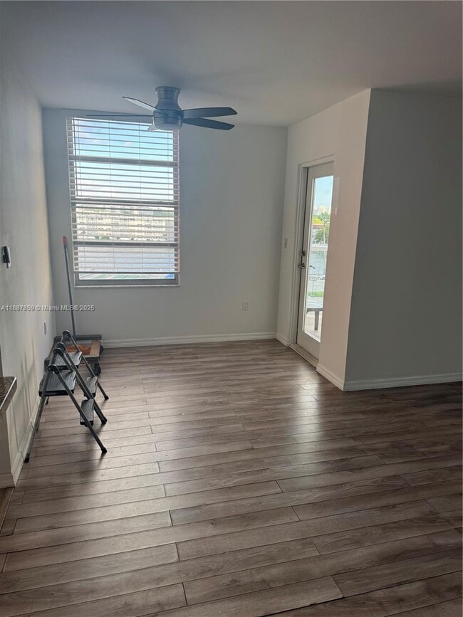 Building Photo - 1301 NE Miami Gardens Dr
