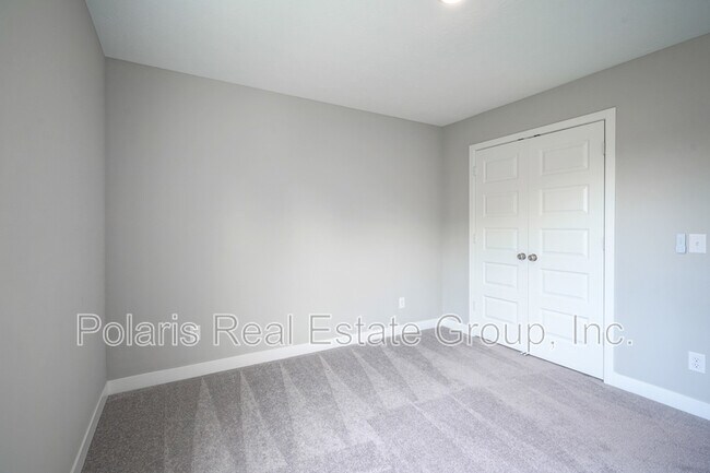 Building Photo - 673 Golborne St