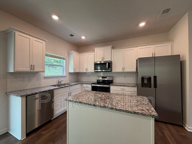 Building Photo - 138 Marathon Ln