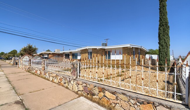 Building Photo - Northeast home with refrigerated air