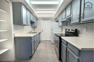 Building Photo - 529