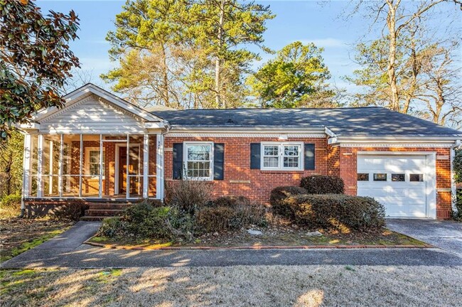 Building Photo - 948 Sycamore Dr