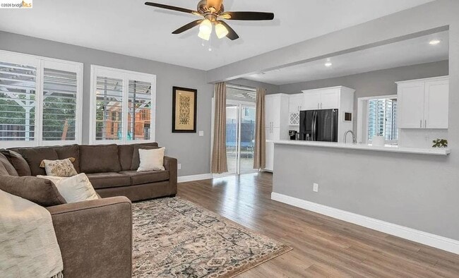 Building Photo - 4010 Goleta Pl