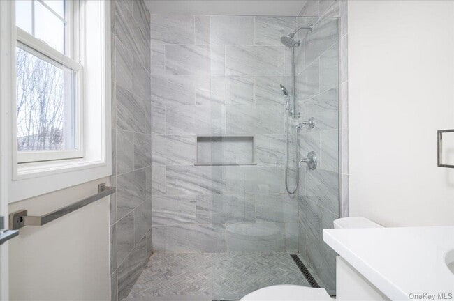 Building Photo - 91 Rockwell St