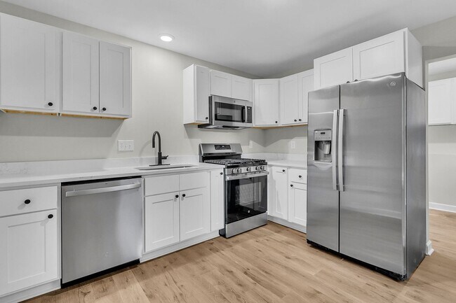 Building Photo - 30 Guerry Cir