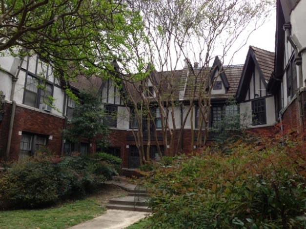 Building Photo - Tudor Mansion