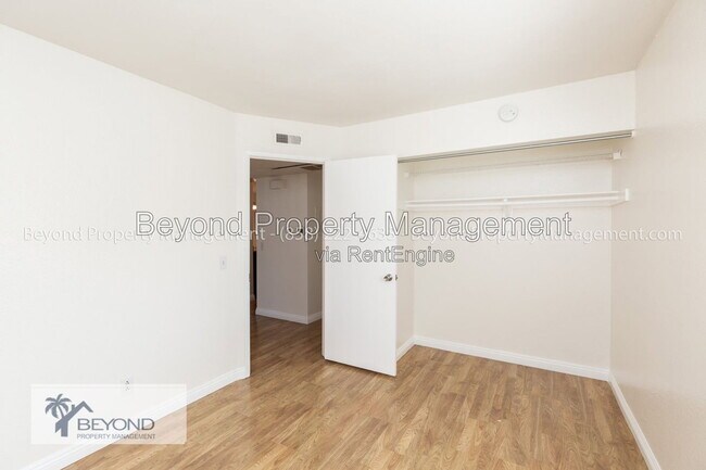 Building Photo - 2608 Broadway