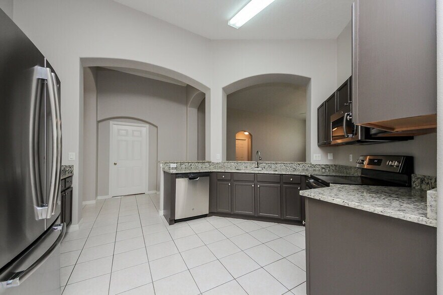 Building Photo - 4017 Coralbrooke Grove