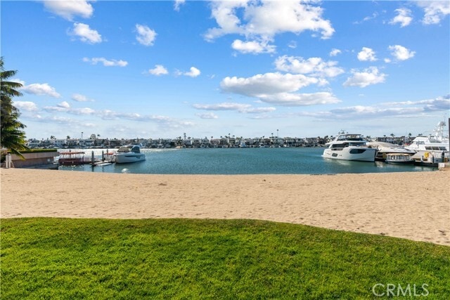 Building Photo - 2572 Bayshore Dr