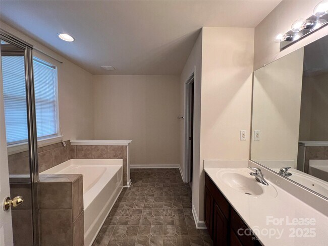 Building Photo - 132 Cypress Landing Dr
