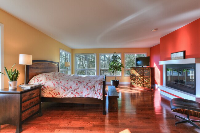 Main Level Master Bedroom #1 - 4 Melody Ct