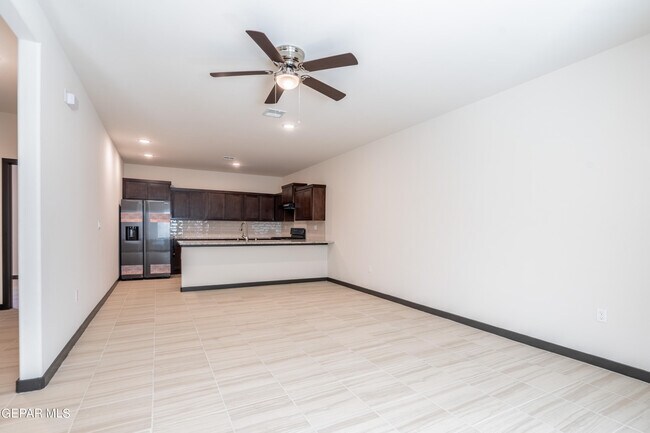 Building Photo - 8945 Robert Dr