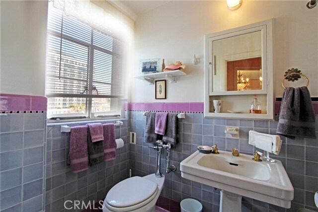 Building Photo - 800 E Ocean Blvd