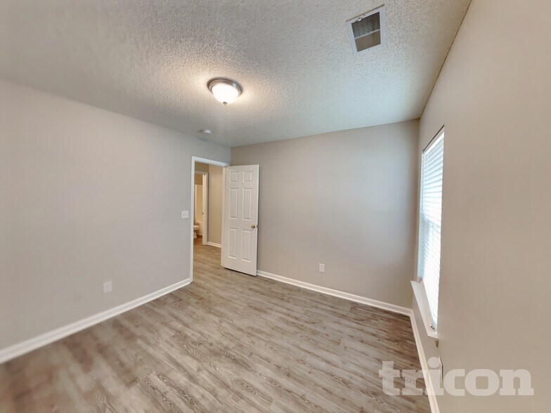 Building Photo - 217 Wild Olive Dr