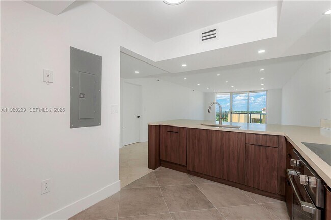 Building Photo - 8855 Collins Ave