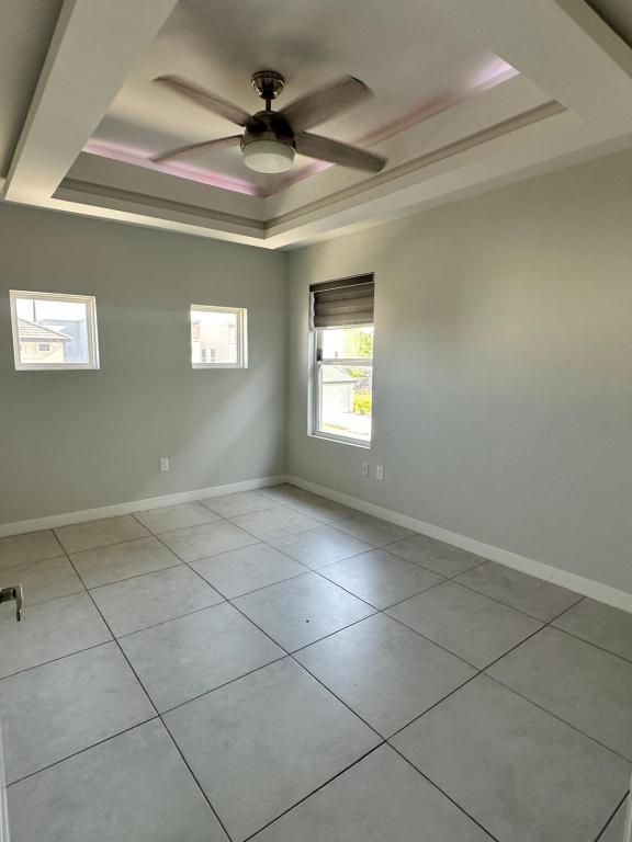 Building Photo - 1822 Sunset Dr