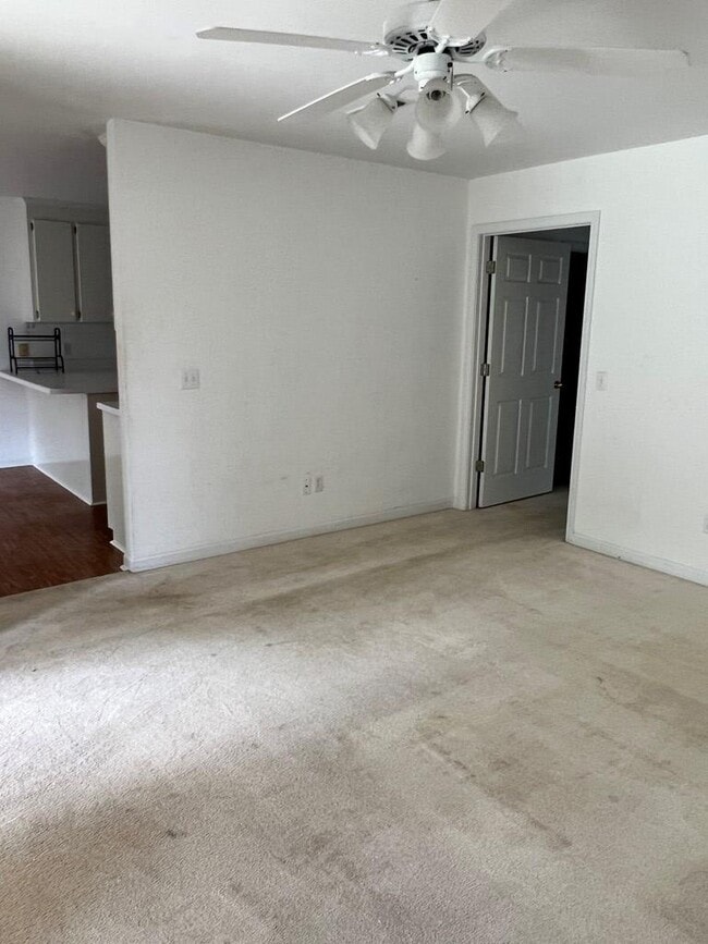 Building Photo - 2415 Stonewood Dr