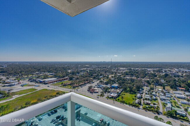 Building Photo - 241 Riverside Dr