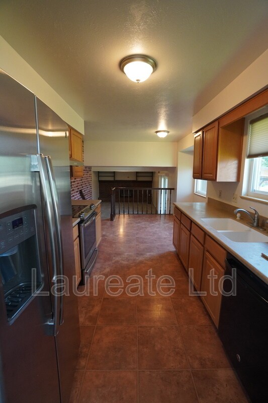 Building Photo - 1472 W Geddes Ave