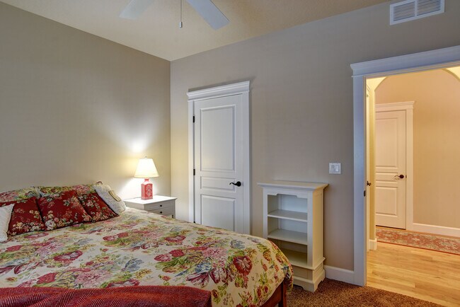 Building Photo - 5901 N Beaham Ave