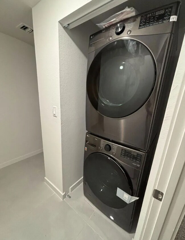 Building Photo - 14559 SW 261 St Ter