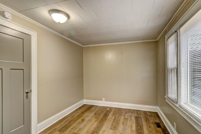 Building Photo - 207 Ramsey St