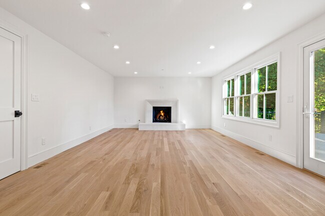 Building Photo - 19 Highland Park Pl