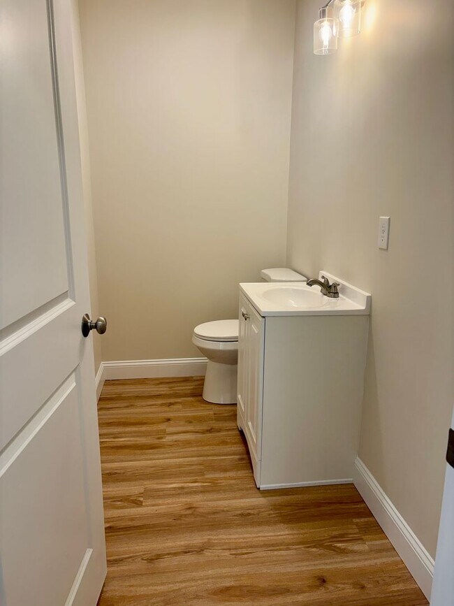 Building Photo - Brand New Townhouse-Style Living with Modern Finishes