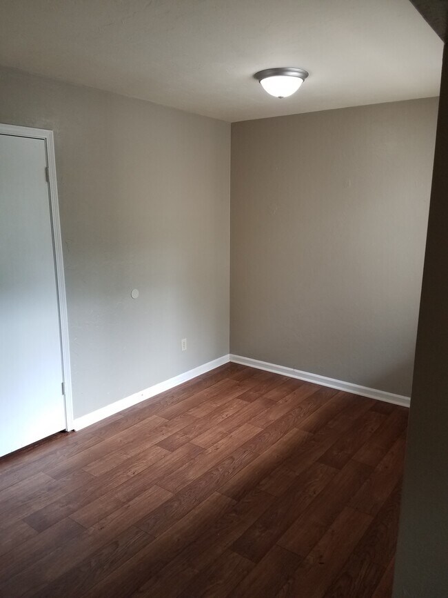 Building Photo - Willow Bend Way