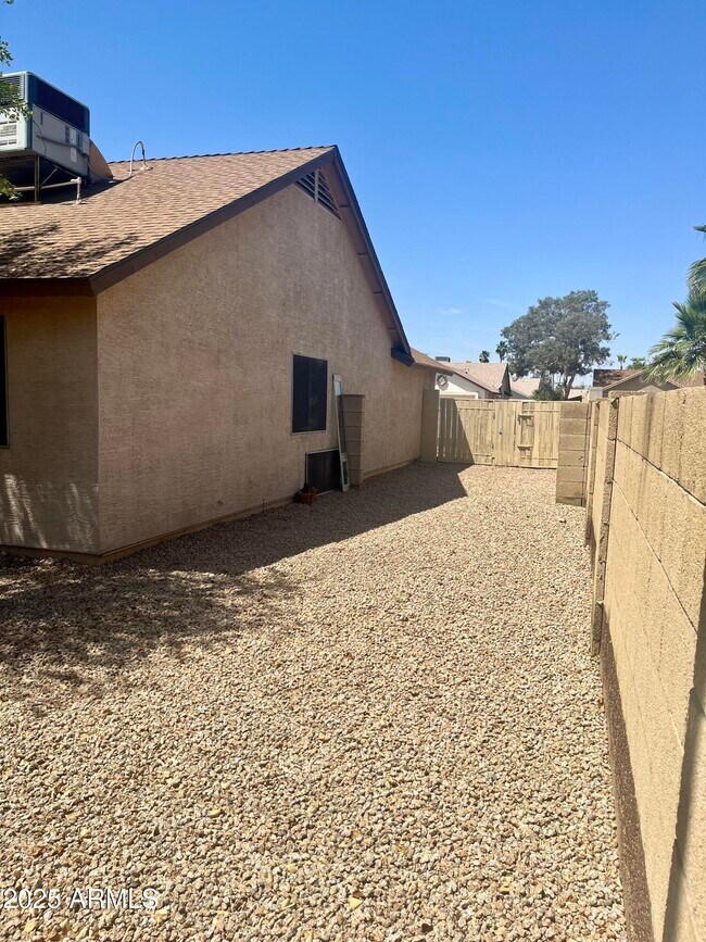 Building Photo - 13251 N 78th Dr