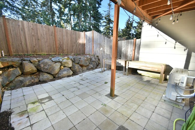 Building Photo - 3Bd/3Ba Lynnwood Townhouse