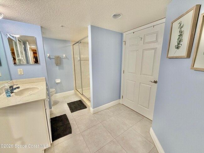 Building Photo - 551 Casa Bella Dr