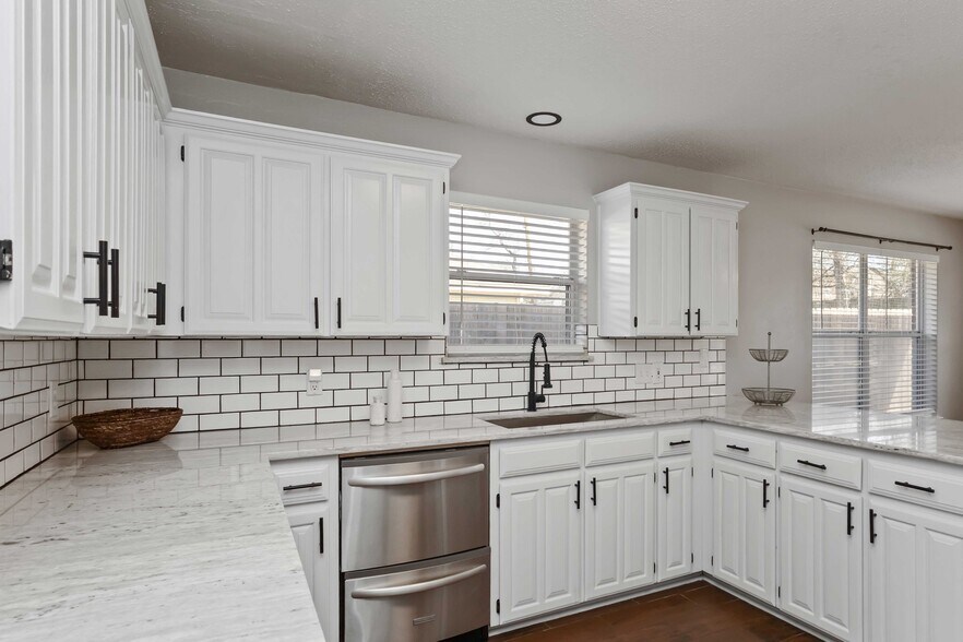 Building Photo - 425 Kelley Ct