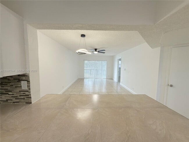 Building Photo - 7801 S Colony Cir