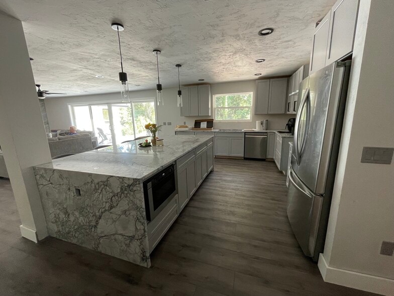 Building Photo - 701 NW 28th St